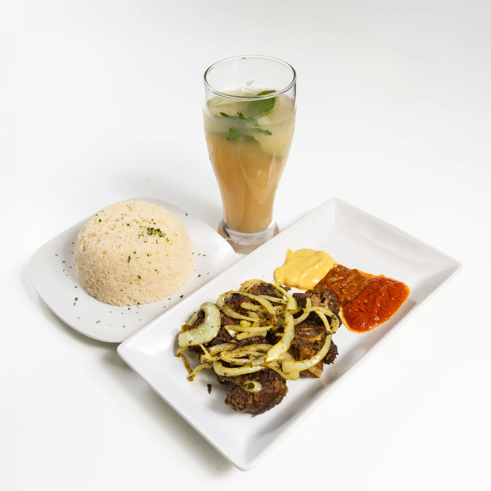 Attieke poulet & Juice | Grilled lamb with optional side